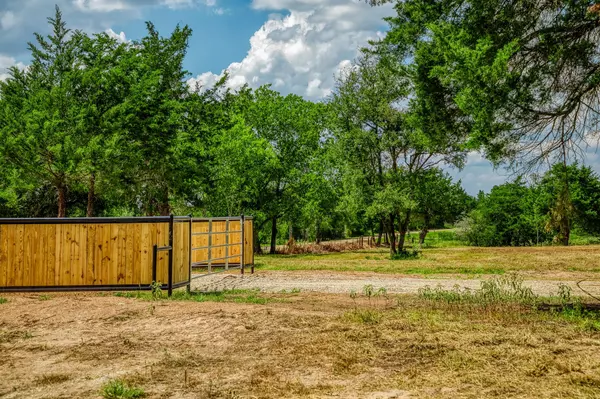 Caldwell, TX 77836,8595 County Road 324