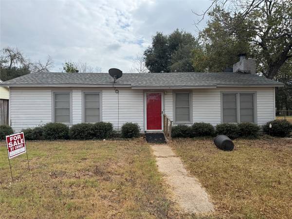 712 Vernon ST, Rockdale, TX 76567