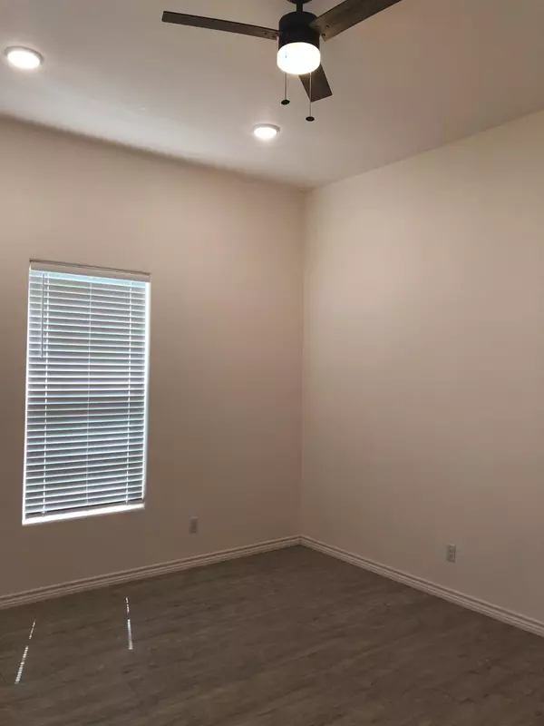 Taylor, TX 76574,415 Davis ST
