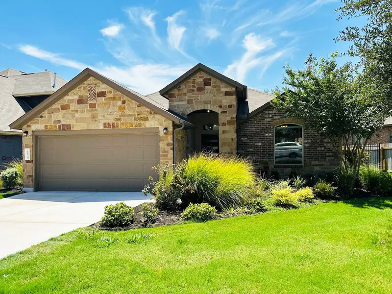 112 Groesbeck LN, Leander, TX 78641