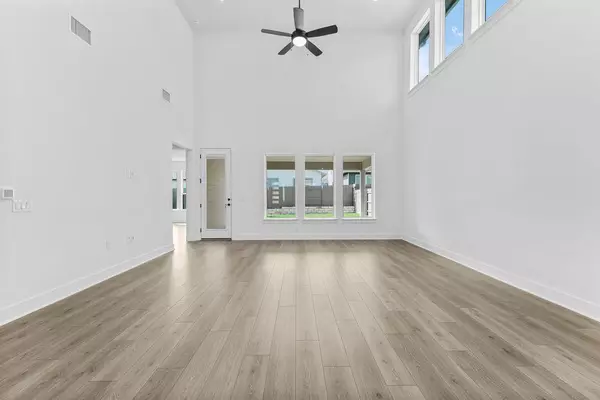 Austin, TX 78744,9709 Boathouse DR