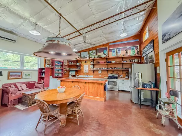 Lexington, TX 78947,1411 County Road B