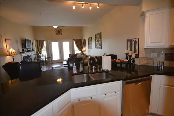 Lago Vista, TX 78645,3404 American DR #3311