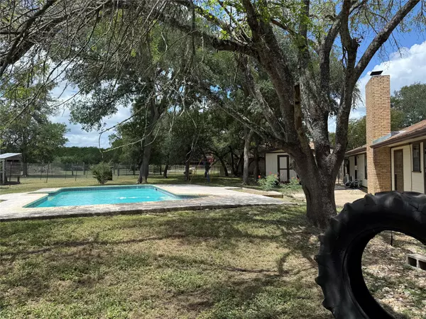 Mountain City, TX 78610,331 Live Oak DR