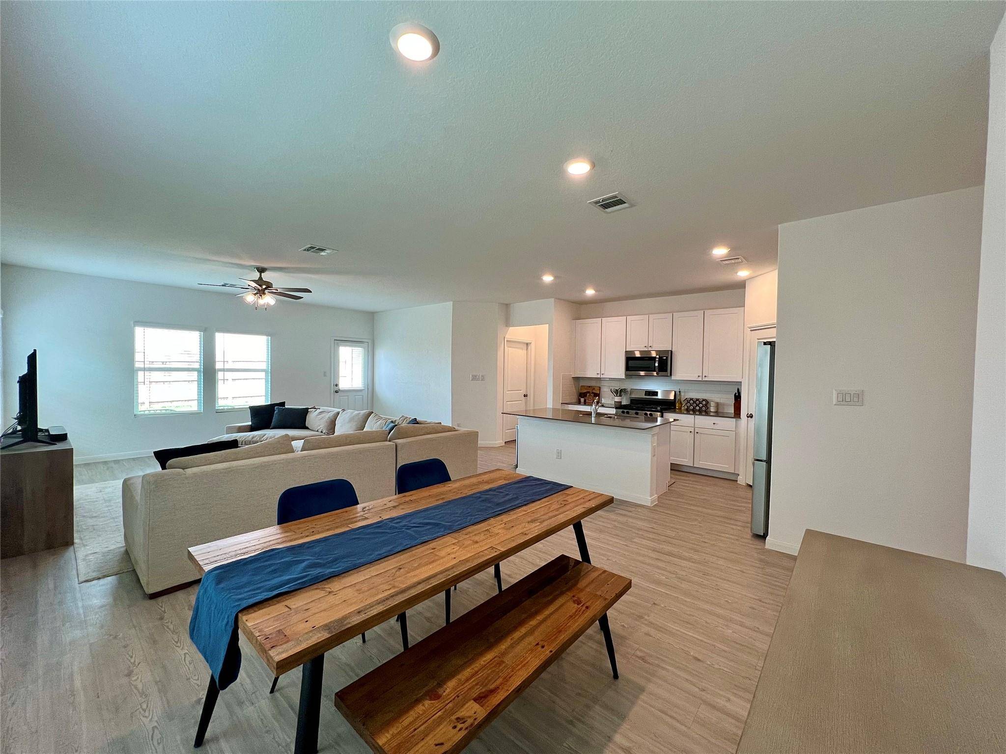 Seguin, TX 78155,9138 Honey Mesquite