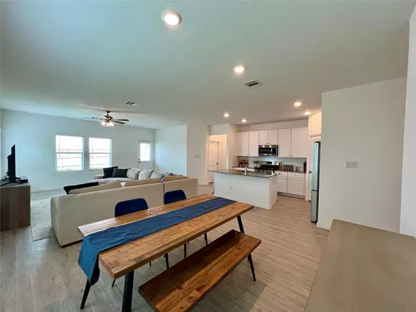 Seguin, TX 78155,9138 Honey Mesquite