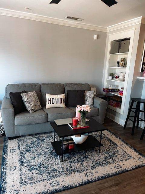 1725 Harvey Mitchell PKWY S #225, College Station, TX 77840