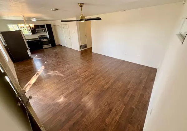 Cedar Creek, TX 78612,5213 Tucker Hill LN #B