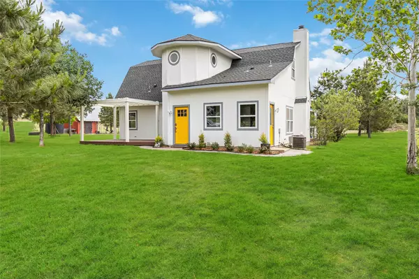 Mcdade, TX 78650,245 Country LN