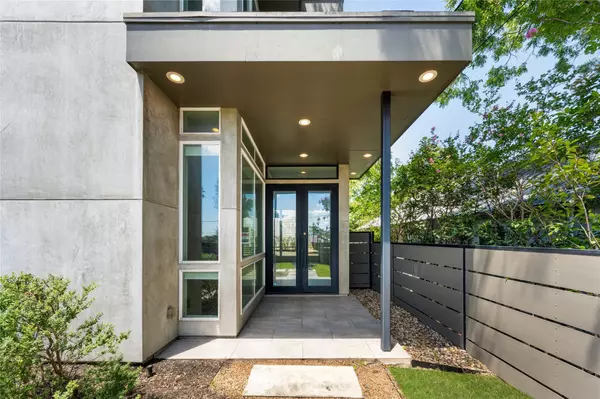 Austin, TX 78702,2004 E 8th ST