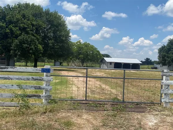 2525 State Highway 159, La Grange, TX 78945