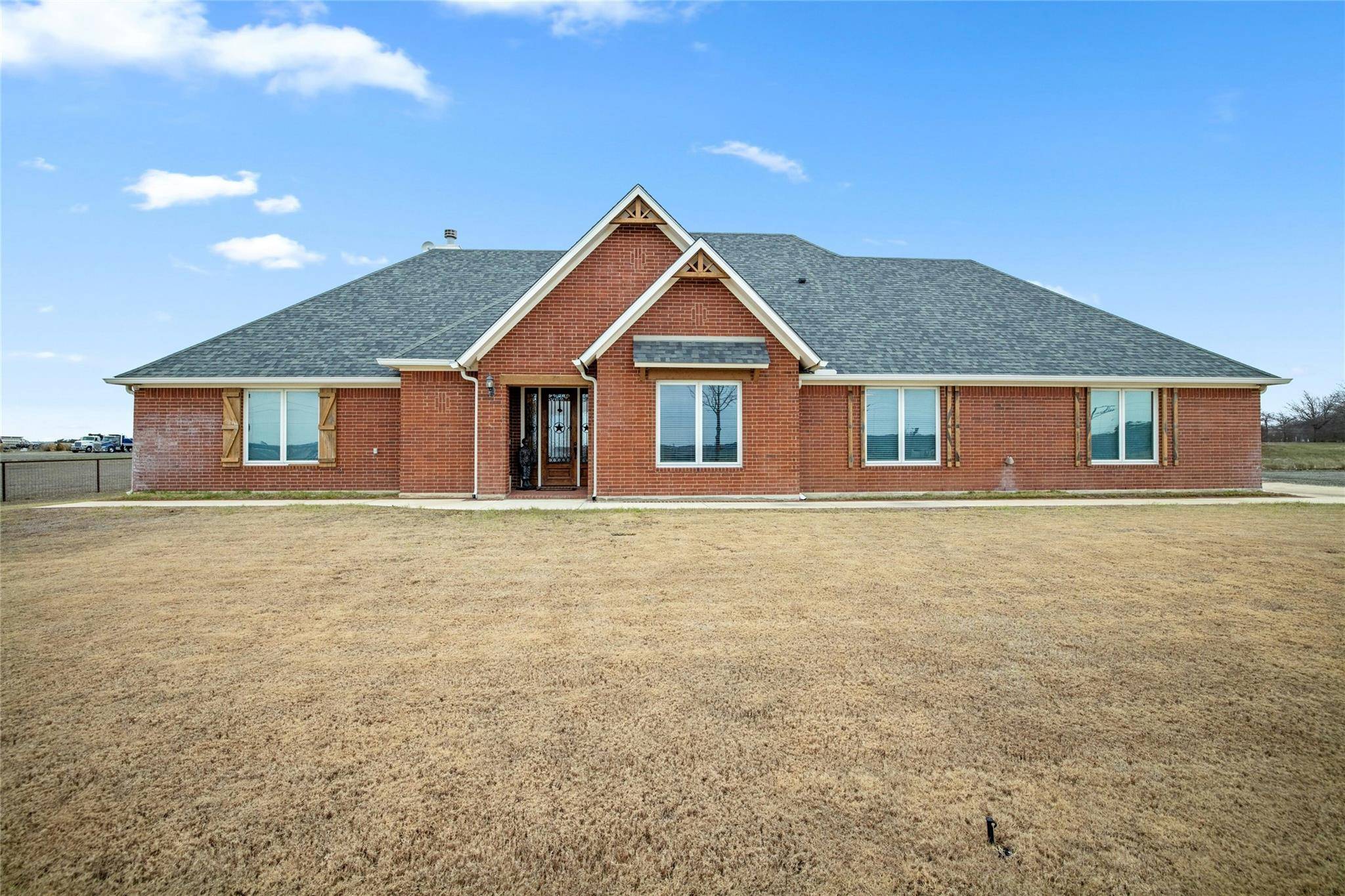 1800 County Road 305, Jarrell, TX 76537