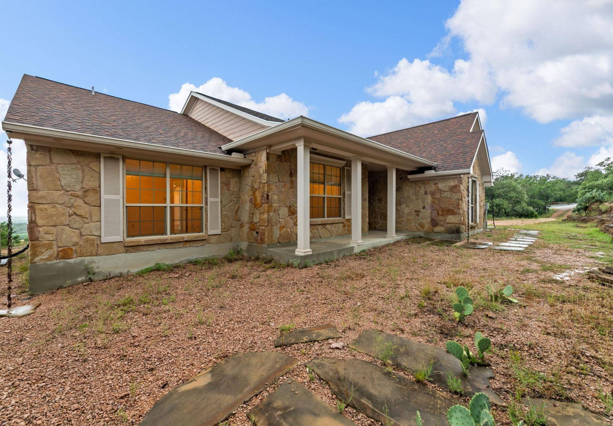 851 Stone Mountain DR, Marble Falls, TX 78654