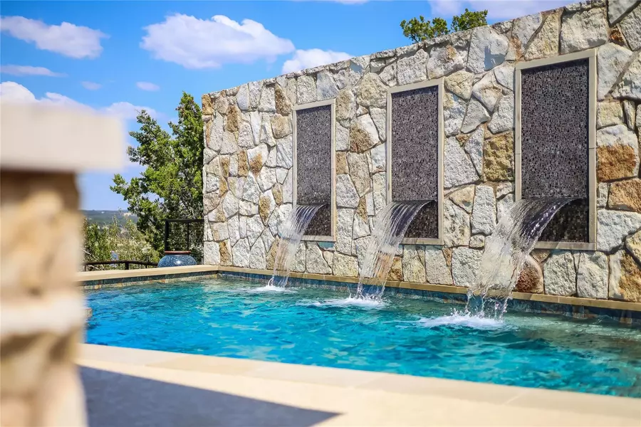1612 Watercliffe DR, Lago Vista, TX 78645