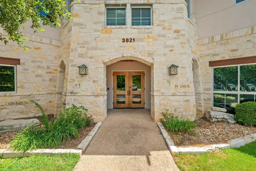 3821 Juniper TRCE #105, Austin, TX 78738