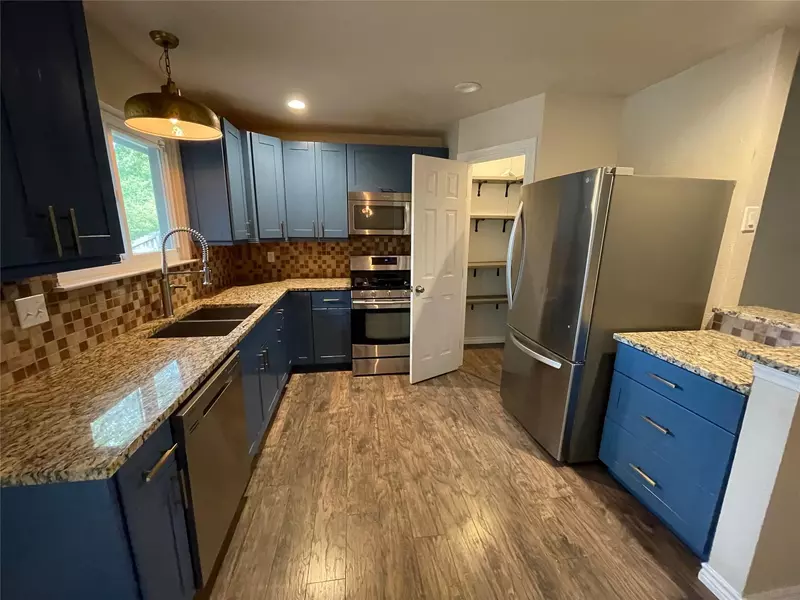 8408 Dixon DR, Austin, TX 78745