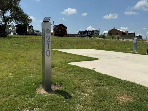 Fredericksburg, TX 78624,5386 Ranch Road 1376 #210