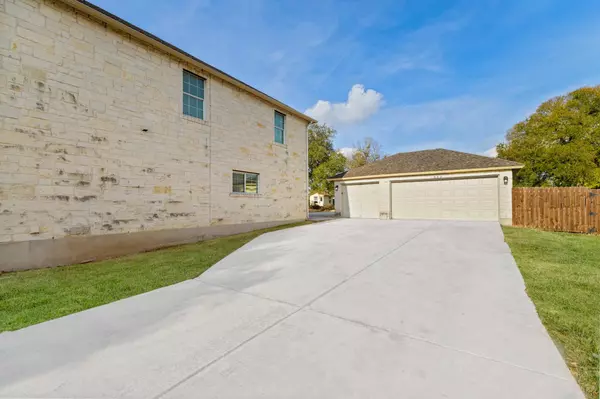 Kyle, TX 78640,600 Bella Vista Circle CIR