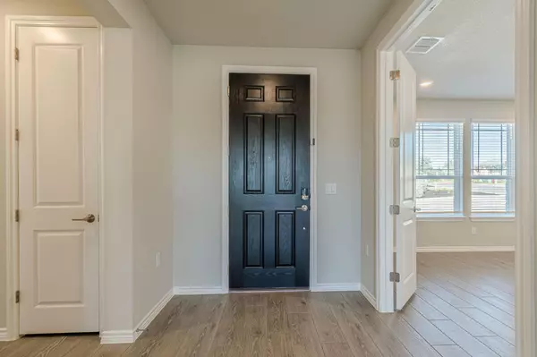 San Marcos, TX 78666,140 Surfside ST #101