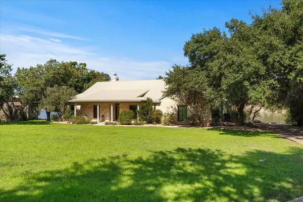 Spicewood, TX 78669,24735 Travis Lakeside CV