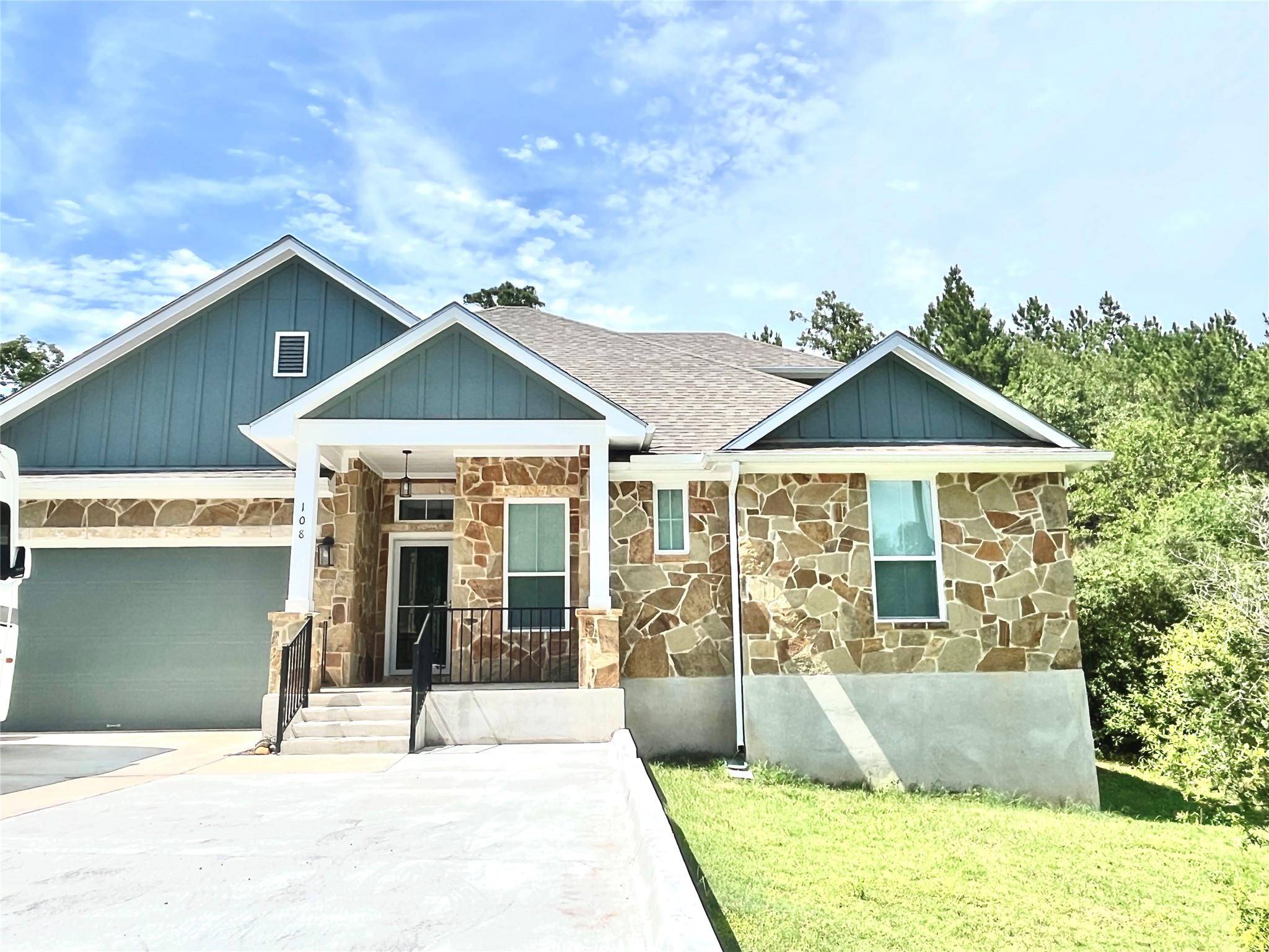 108 W Keamuku CT, Bastrop, TX 78602