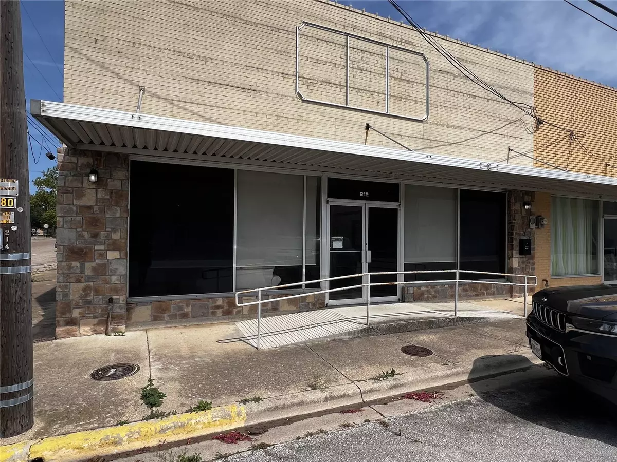 Cameron, TX 76520,212 S Houston Ave