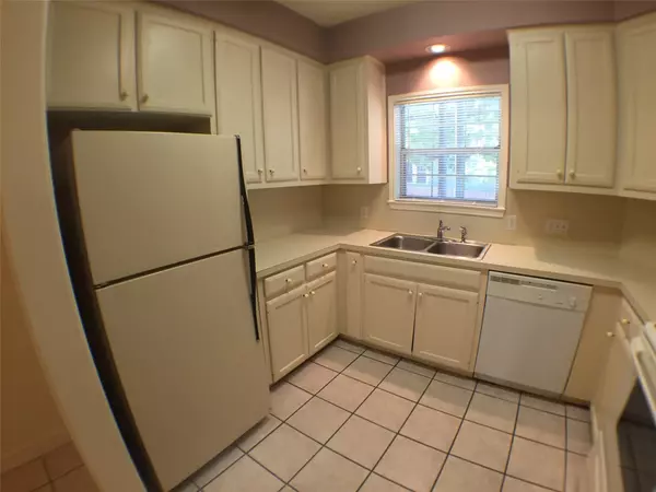 Austin, TX 78705,2100 San Gabriel ST #103