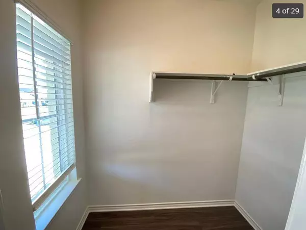 Austin, TX 78744,9315 Looksee LN