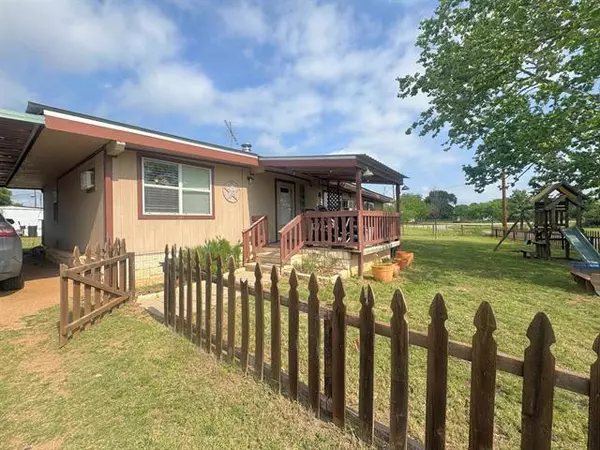 Tow, TX 78672,1415 Bee LN