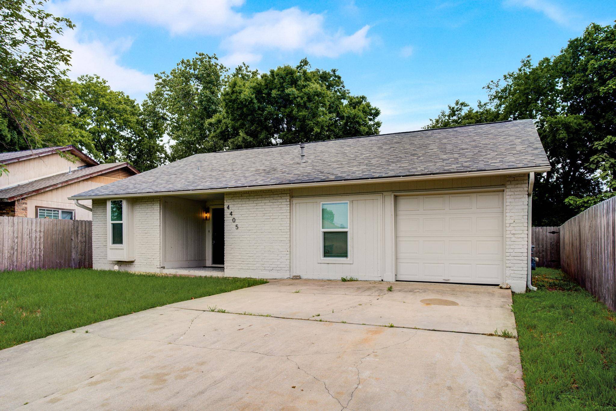 4405 Button Bend CIR, Austin, TX 78744