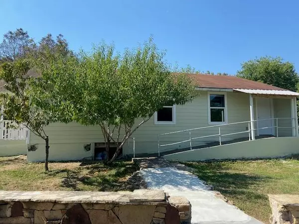 Lockhart, TX 78644,823 Monterrey ST