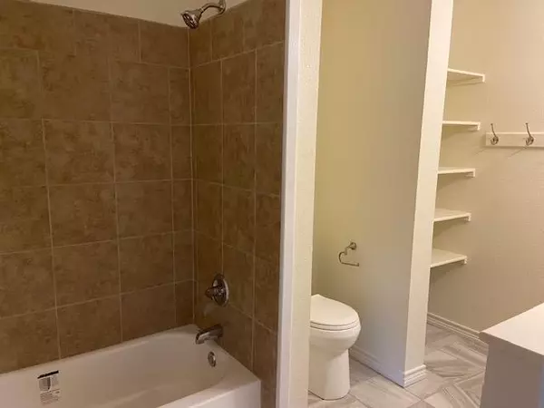 Lockhart, TX 78644,823 Monterrey ST