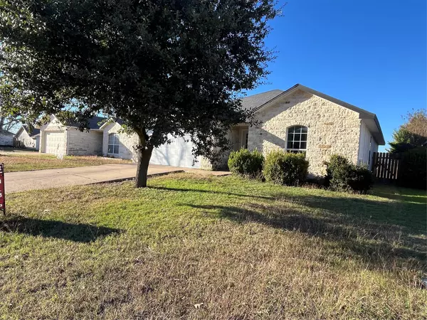 105 Amber LN, Jarrell, TX 76537