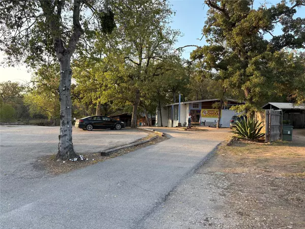 426 State Highway 21 W #A, Cedar Creek, TX 78612