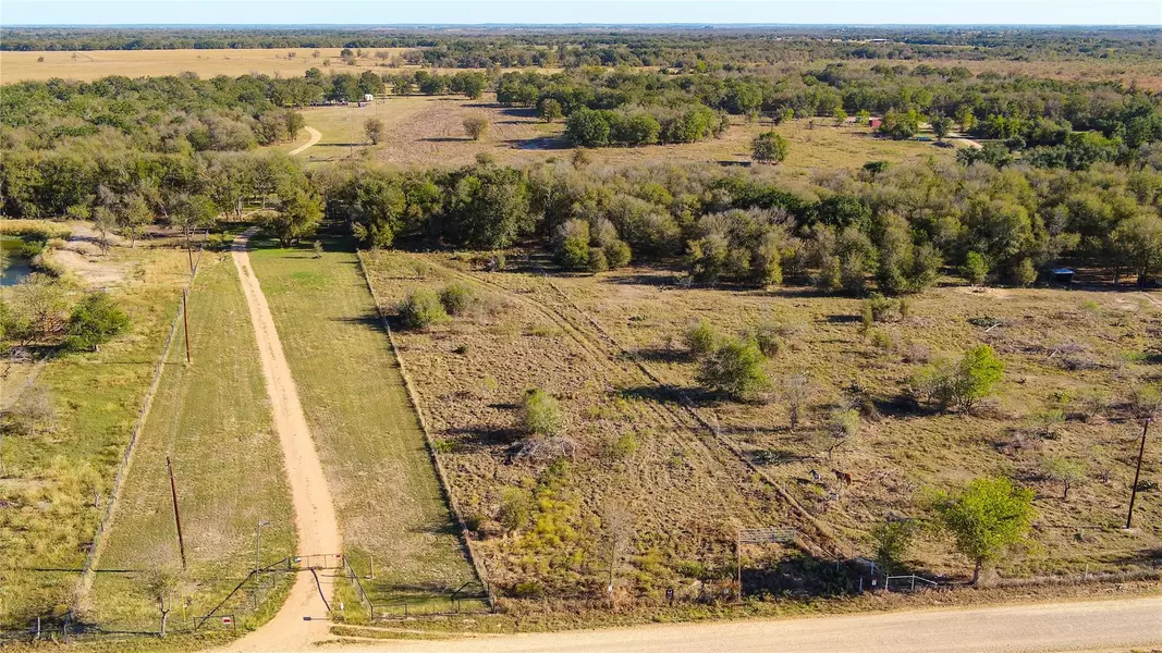 1141 County Road 422, Bartlett, TX 76511