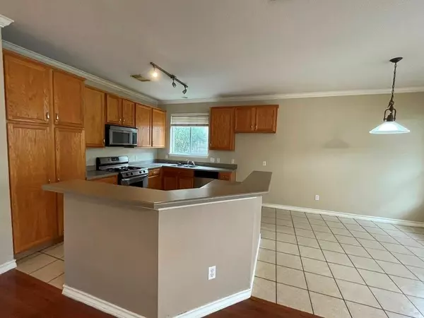 Round Rock, TX 78665,1716 Rosenborough LN