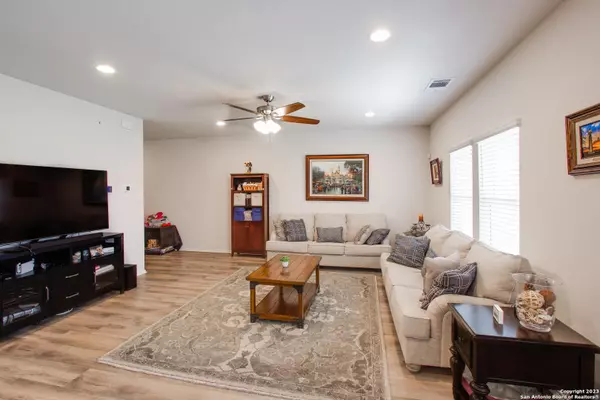 New Braunfels, TX 78130,2946 WOLFCREEK DR