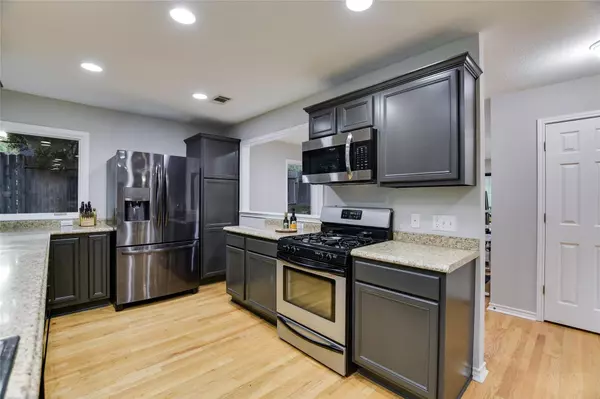 Austin, TX 78731,7615 Rockpoint DR
