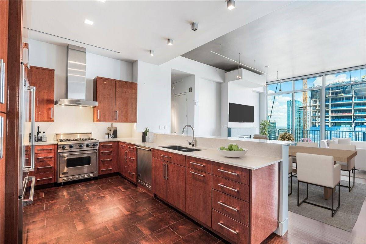 Austin, TX 78701,360 Nueces ST #4305