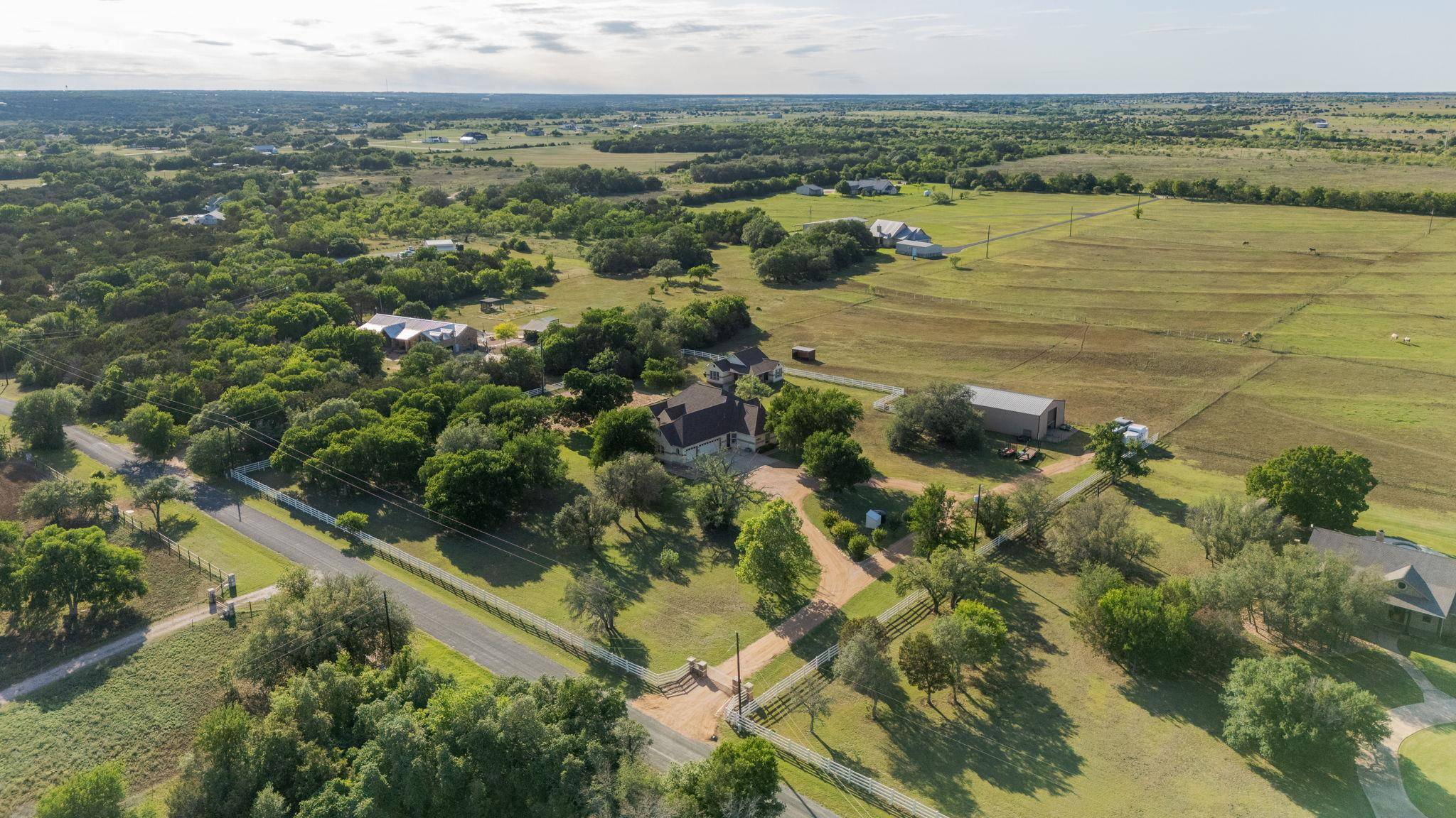134 Creekside DR, Liberty Hill, TX 78642