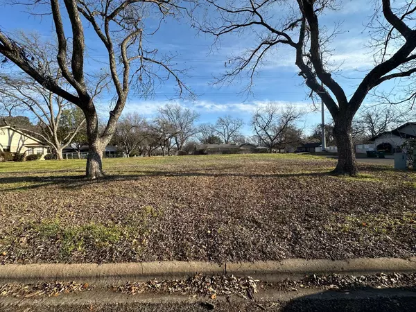 Meadowlakes, TX 78654,314 Mahan ST