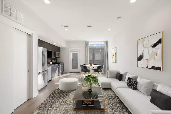 Austin, TX 78702,1800 E 4th ST #327