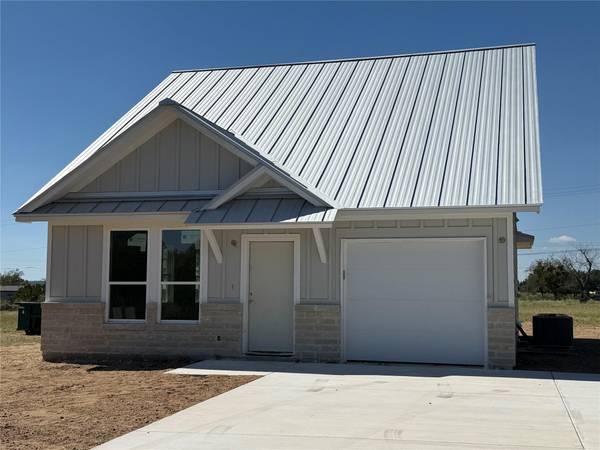 610 Gooch Ave, Mason, TX 76856