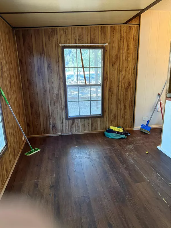 Smithville, TX 78957,122 Pawnee CT