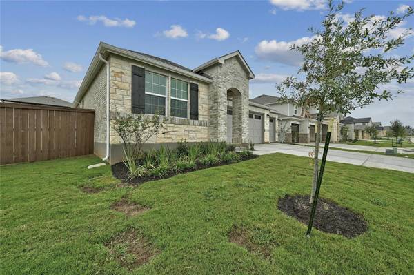 225 Fiddleneck RD, Marble Falls, TX 78654