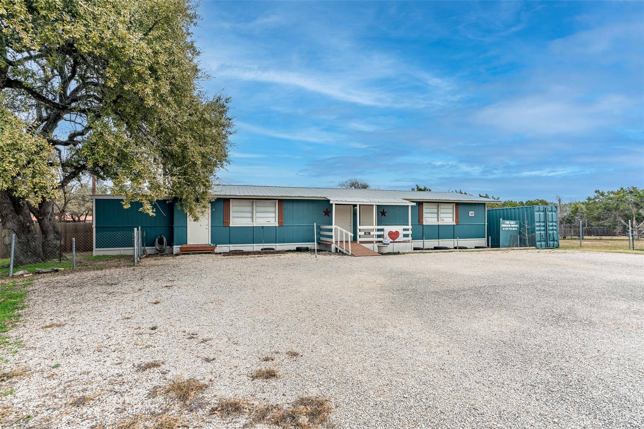 141 Wildwood LN, Canyon Lake, TX 78133