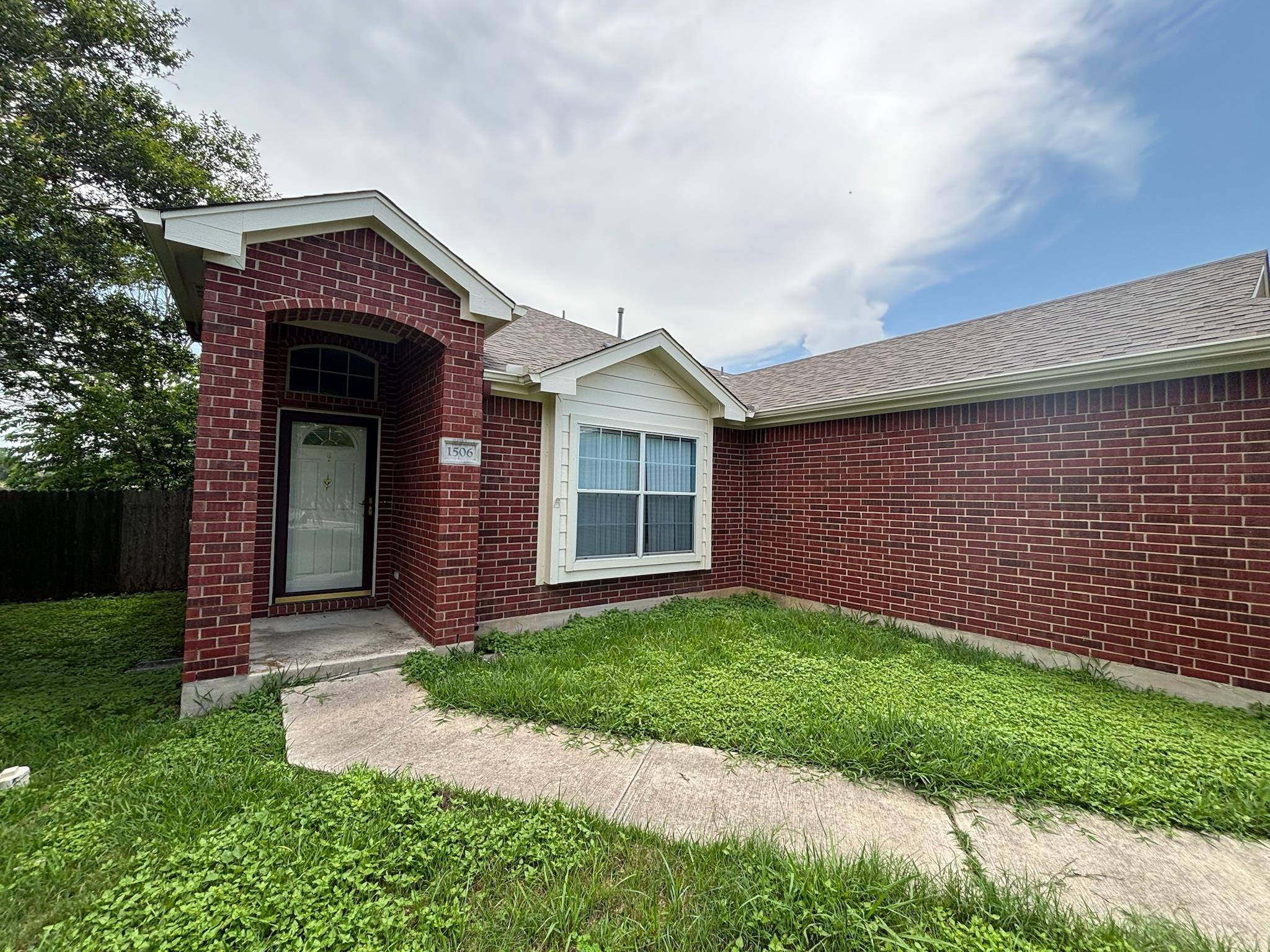 Lockhart, TX 78644,1506 Colton LN