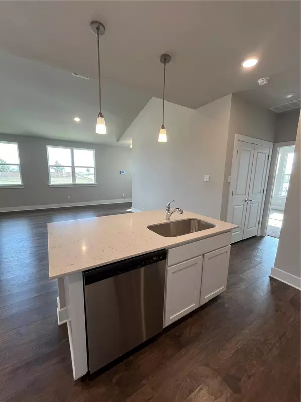 Kyle, TX 78640,201 Pinnacle LN #105