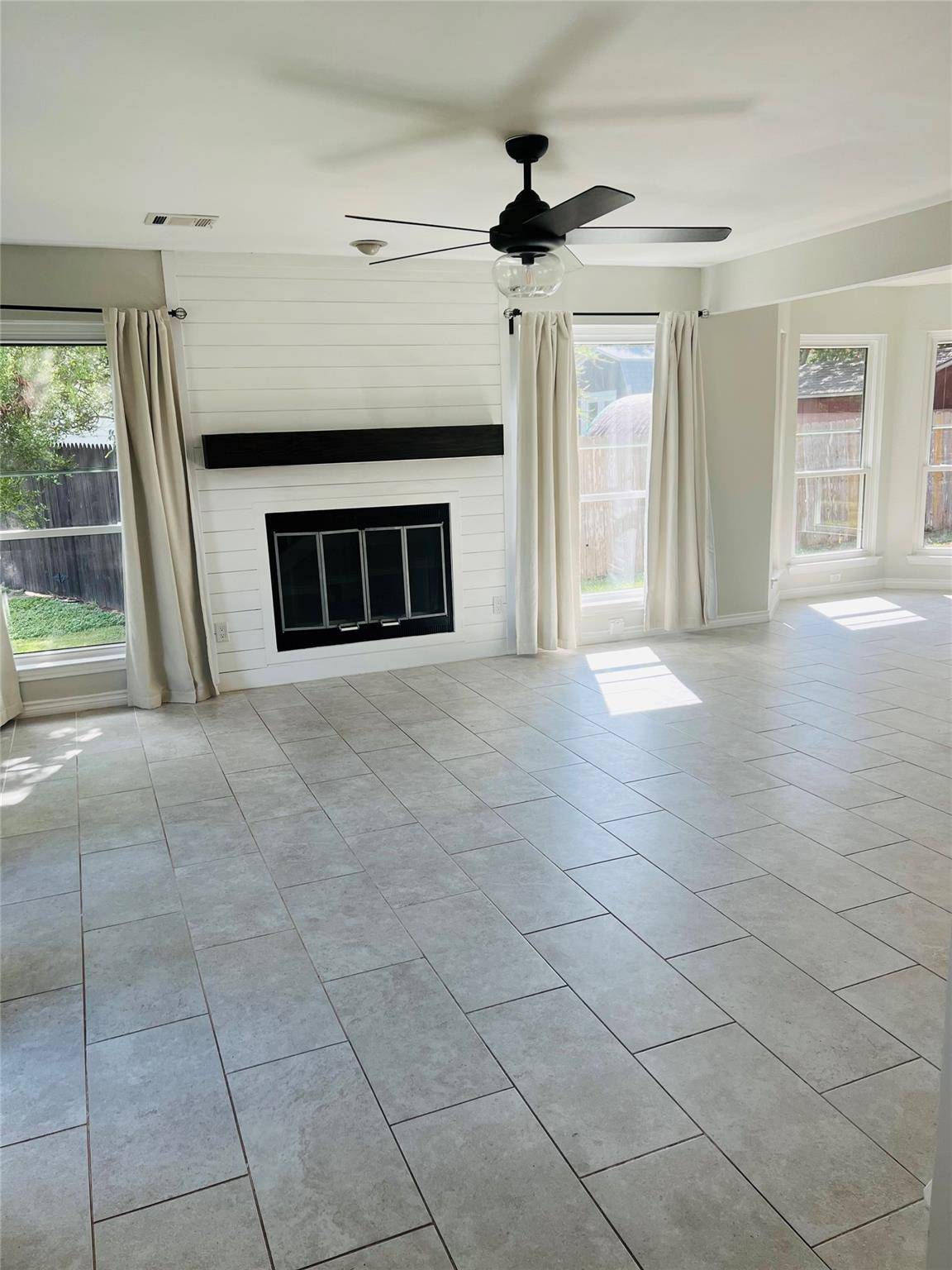 Leander, TX 78641,305 Kathleen LN