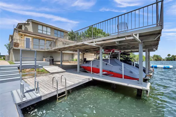 Horseshoe Bay, TX 78657,533 Lighthouse DR #3